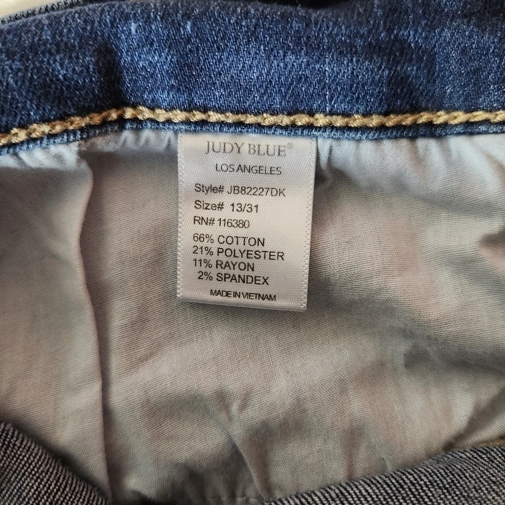 Judy Blue Huntington Mid Rise Relaxed Fit Dark Wash Chewed Hem Jeans-Size 31